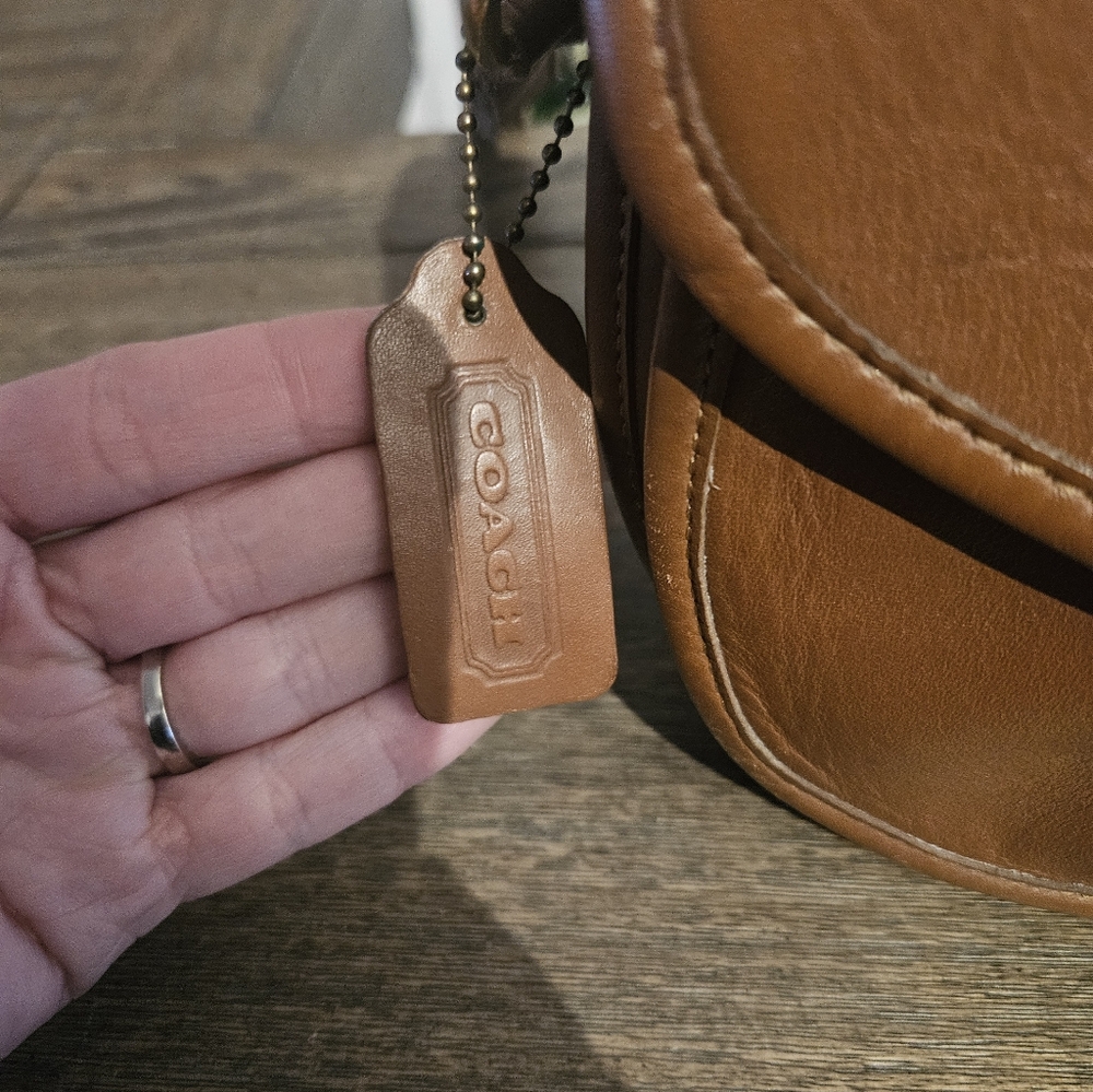Coach 1990's Vintage British Tan Leather Sm Prairie Crossbody Bag 9954 - Picture 4 of 16